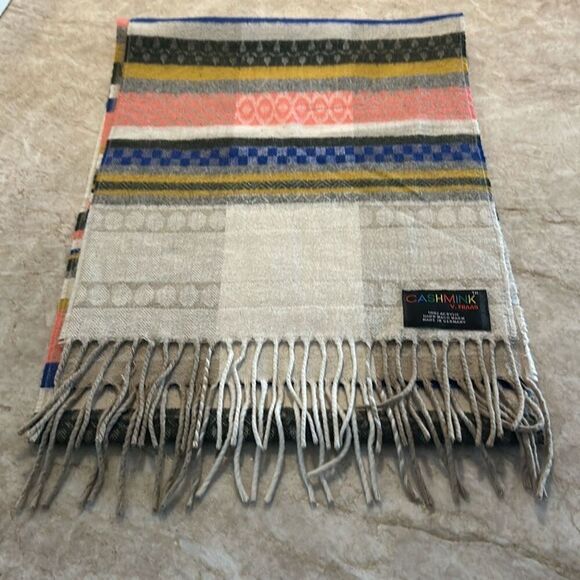 German Made Scarf - Picture 1 of 5